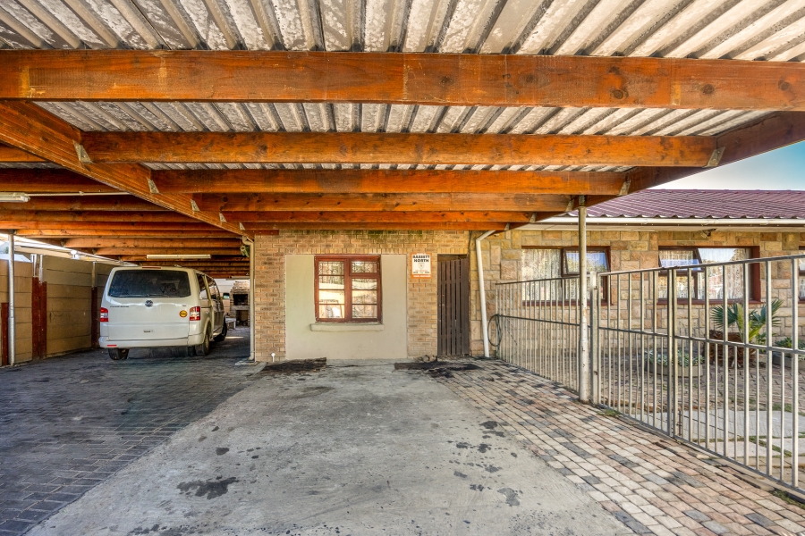 4 Bedroom Property for Sale in Mabille Park Western Cape